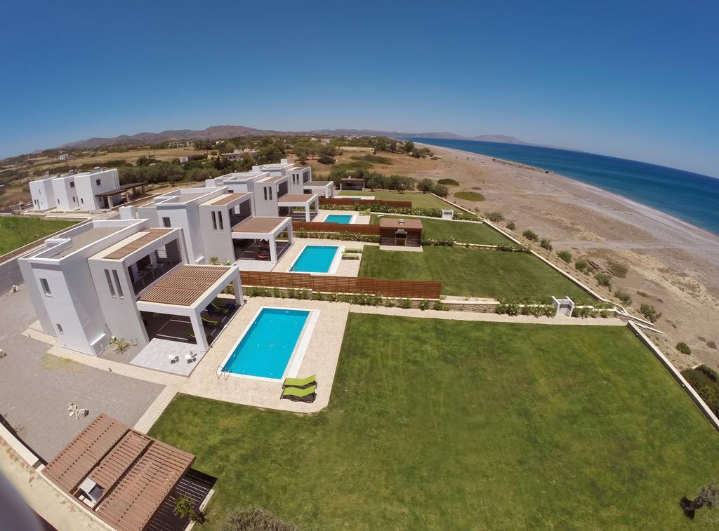 Antonoglou Beach Villas - Waterfront Luxury Retreat ラクハニア エクステリア 写真