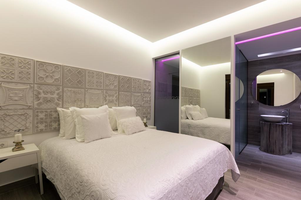 Antonoglou Beach Villas - Waterfront Luxury Retreat ラクハニア エクステリア 写真