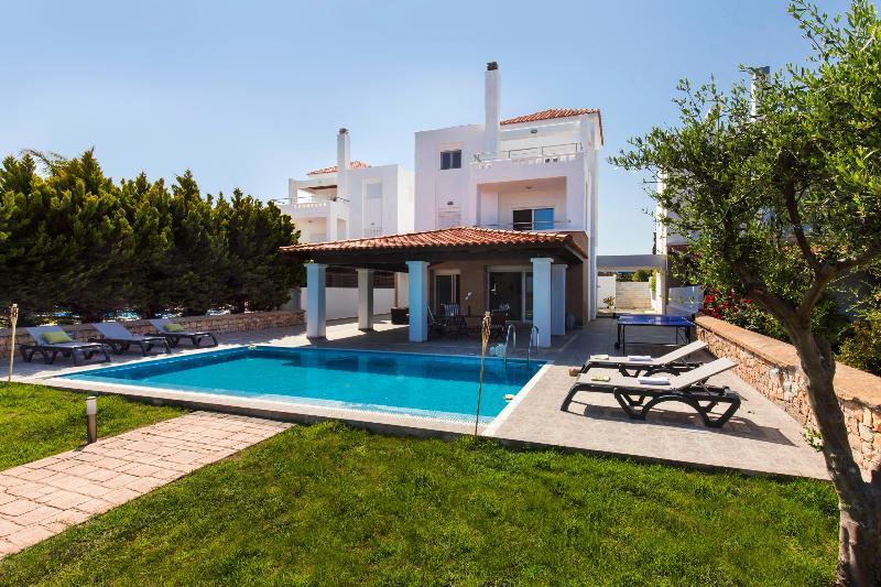 Antonoglou Beach Villas - Waterfront Luxury Retreat ラクハニア エクステリア 写真