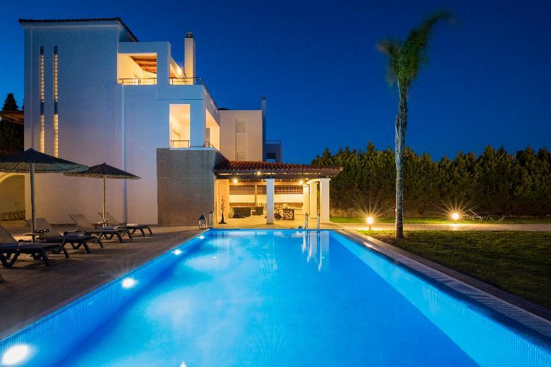 Antonoglou Beach Villas - Waterfront Luxury Retreat ラクハニア エクステリア 写真