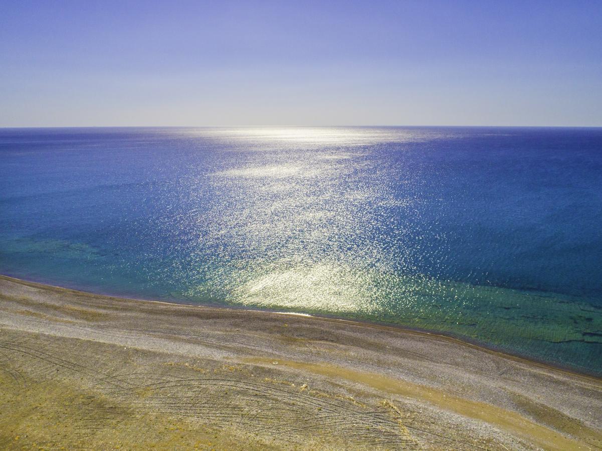Antonoglou Beach Villas - Waterfront Luxury Retreat ラクハニア エクステリア 写真